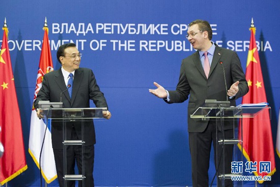 李克强与塞尔维亚总理武契奇共同会见记者