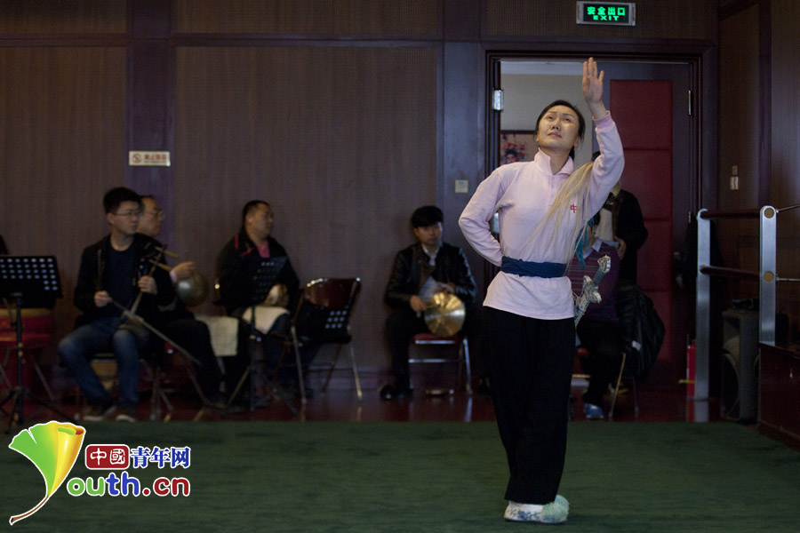 人生如戏 “80后”刀马旦演员的台上台下