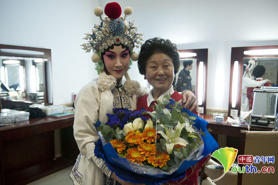 人生如戏 “80后”刀马旦演员的台上台下