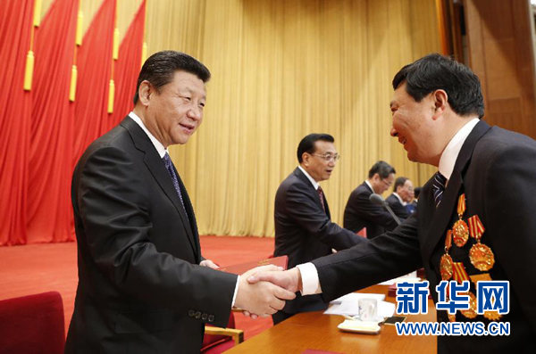 新华网评：如此高规格表彰劳模，有何深意？