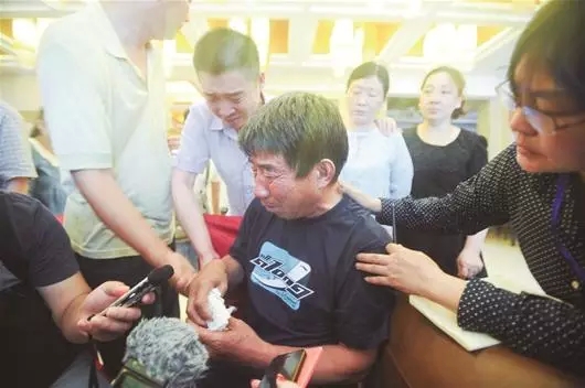 生死之间的1分钟——翻沉客船幸存者老吴口述