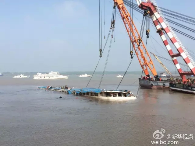 生死之间的1分钟——翻沉客船幸存者老吴口述