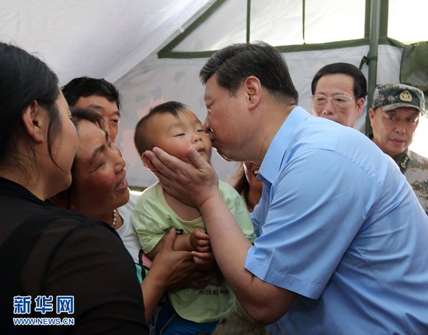 习大大的“亲民范儿”——十三张图告诉你有多“暖暖哒”