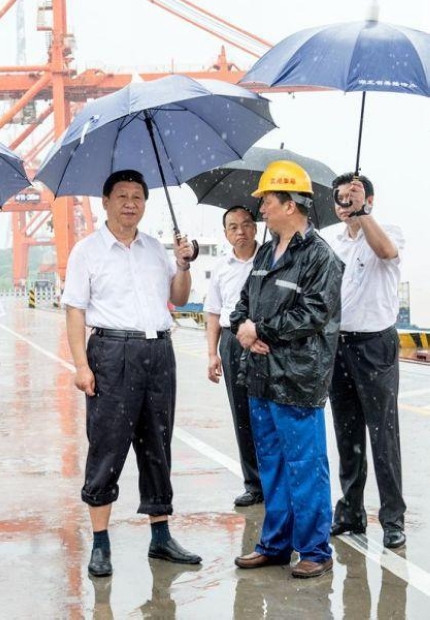 习大大的“亲民范儿”——十三张图告诉你有多“暖暖哒”