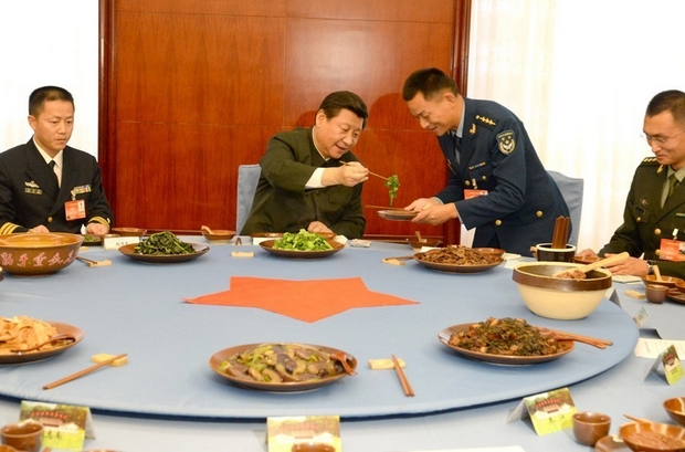 习大大的“亲民范儿”——十三张图告诉你有多“暖暖哒”