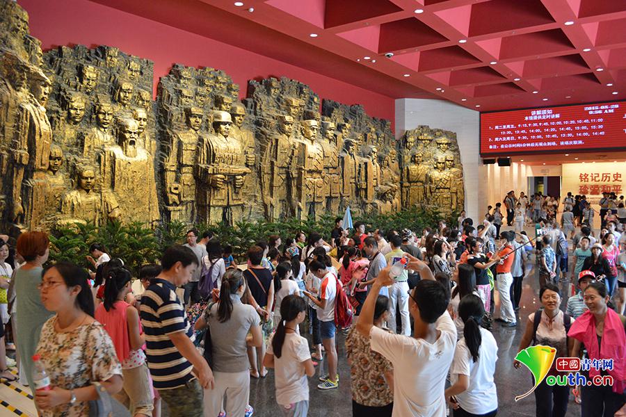 中国人民抗战纪念馆观众如潮 新开馆52天参观人数破40万