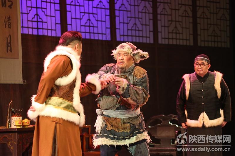 延安各界群众热议《白毛女》首演70周年再回故地 弘扬经典发扬传统