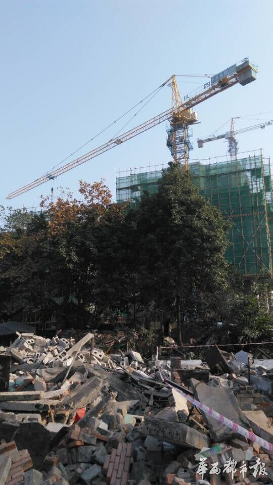 外出房子遭铲平 开发商：拆错了！