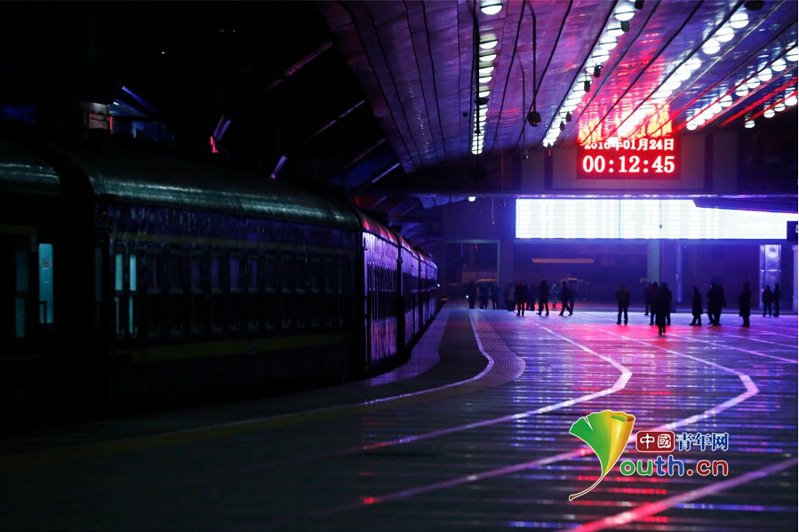 2016春运启幕:北京首趟列车发往重庆 超两千公里票价仅109元