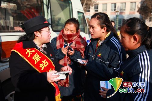 400余张往返火车票助藏族学子回家梦