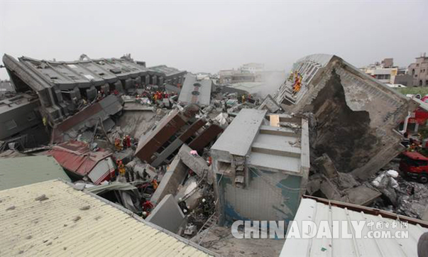 台南6.7级地震现场：救援“进行时”