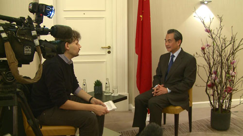 王毅接受路透社专访谈叙利亚和半岛核问题
