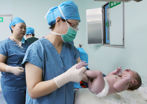 我国冷冻保存时间最长的冻融胚胎试管婴儿在西安出生