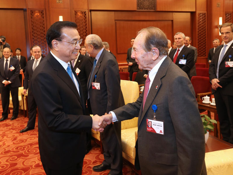 李克强会见出席中国发展高层论坛2016年年会的境外代表并座谈