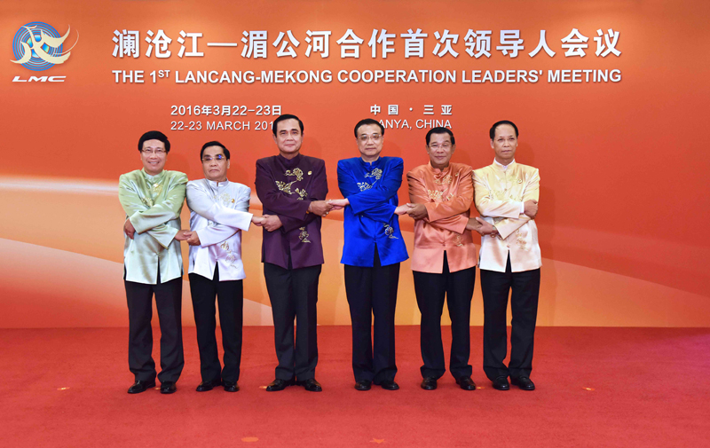 李克强欢迎出席澜沧江—湄公河合作首次领导人会议的湄公河五国领导人