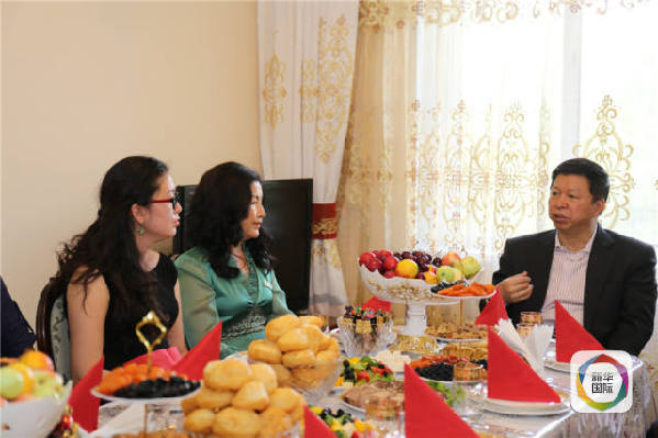 中联部部长到哈萨克斯坦党员家做客聊些啥？