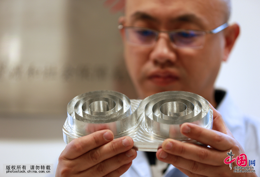 大国工匠：大阅兵装备背后的工程师戴天方