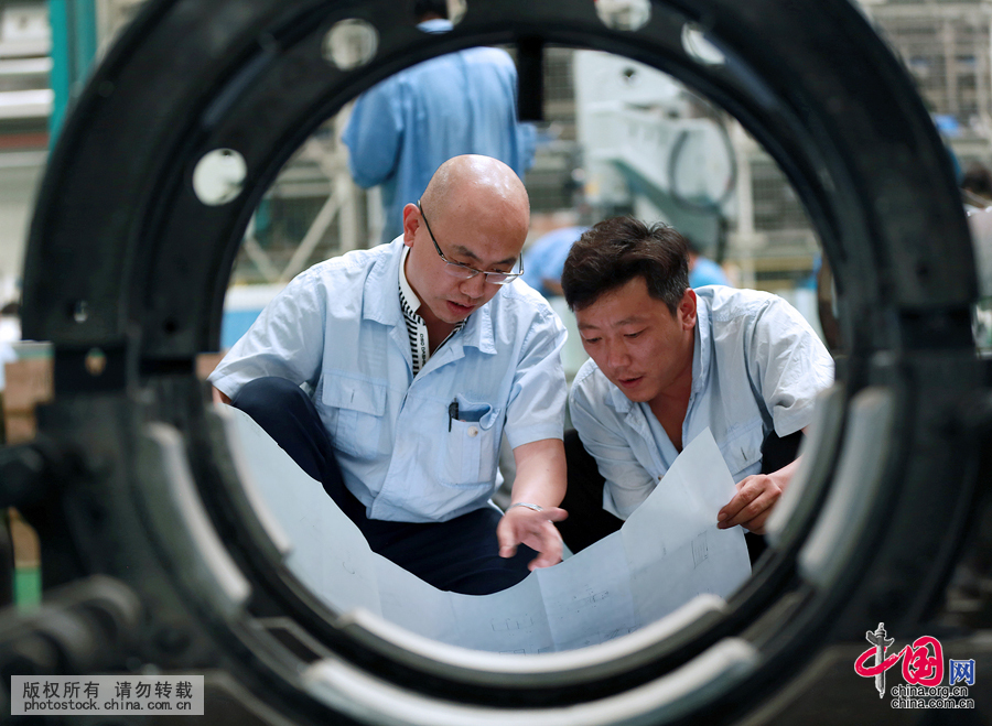 大国工匠：大阅兵装备背后的工程师戴天方