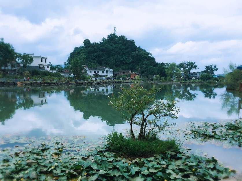 跟着小编游桂北之秀水状元村的小桥流水