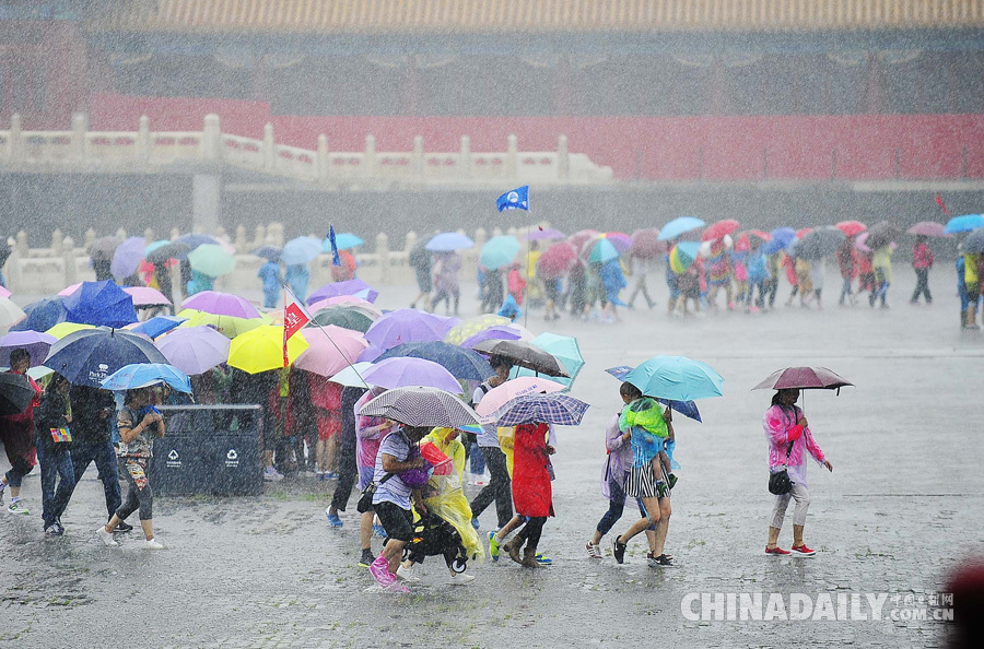 直击7.20北京暴雨 部分地区积水严重