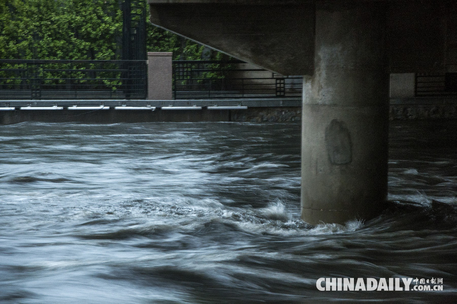 直击7.20北京暴雨 部分地区积水严重