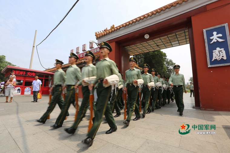 探访驻扎在紫禁城里的国旗护卫队