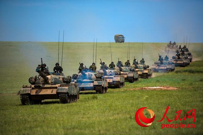 决战朱日和：金戈铁马军旗红 沙场点兵炮声隆