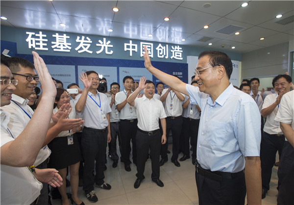 李克强总理视察南昌高新技术企业 鼓励企业打响自己的品牌
