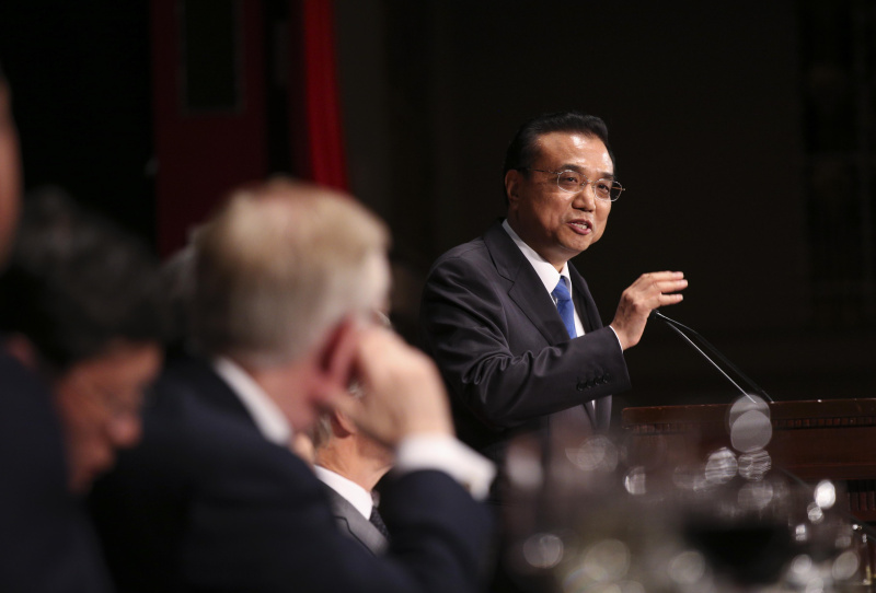 李克强在纽约经济俱乐部表示：中国开放大门会越开越大