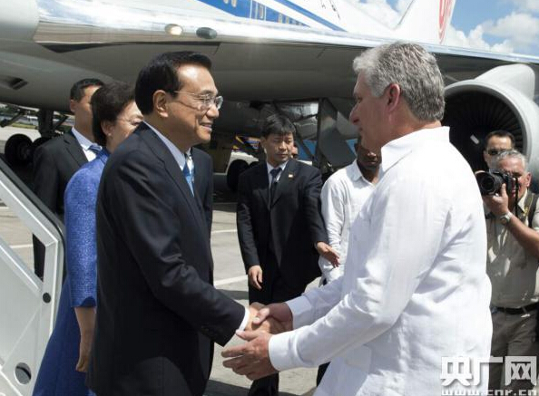 李克强总理离开加拿大抵达古巴
