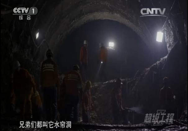 知道吗？你走过的这些路、跨过的这些桥，可能都是震撼世界的超级工程！