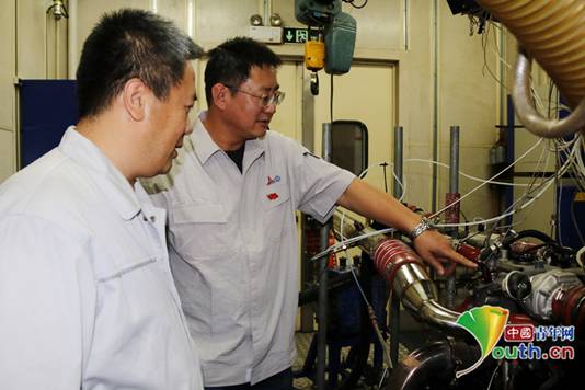 大国工匠鹿新弟：“活的”机器能奏出动听的旋律