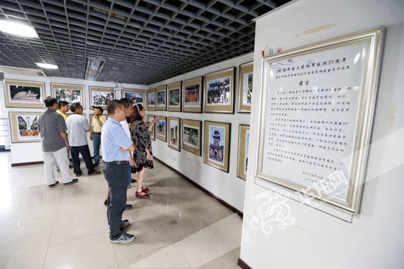 [长征路上奔小康] 寻着80年前父亲的长征足迹 红军后代镜头前“会师”