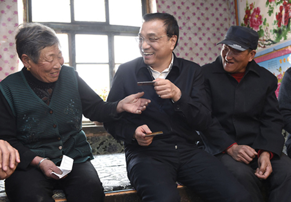 重阳节| 一起回味总理和老人在一起的九组照片