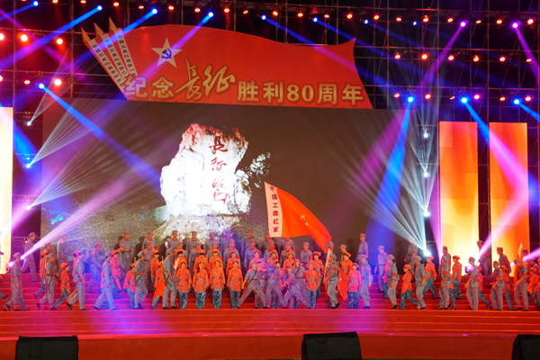 不忘初心，强军路上再长征<BR>——海军大连舰艇学院纪念红军长征胜利80周年广场合唱汇演侧记