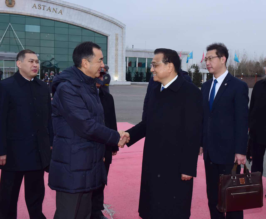 李克强前往拉脱维亚 街头“中国风”宣传画期盼总理到访