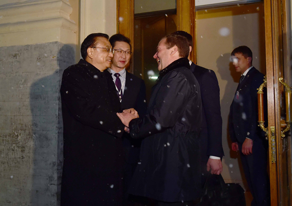 中俄总理会晤何以放在圣彼得堡？