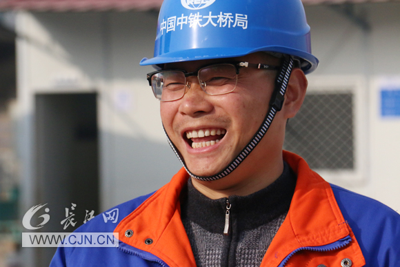 大国工匠湖北行 中铁大桥藕长洪桥梁质检的医生