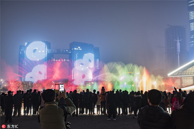 镜头里中国式跨年 全国各地刷夜狂欢迎新年