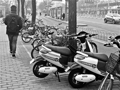 共享电动单车现身北京街头 是否安全合规引热议