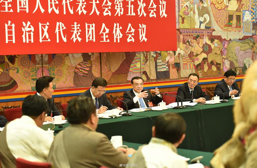 李克强参加西藏代表团审议：民族团结要像糌粑和糍粑那样捏成团、聚成团、抱成团