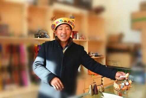 西藏自治区级非遗项目代表性传承人巴鲁制作箭头 一干就是十几年