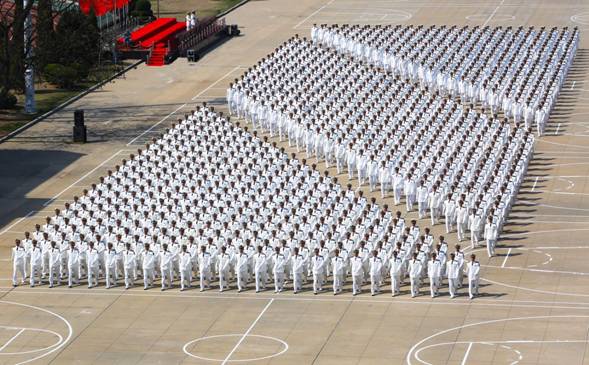 海军大连舰艇学院举行军营开放日活动