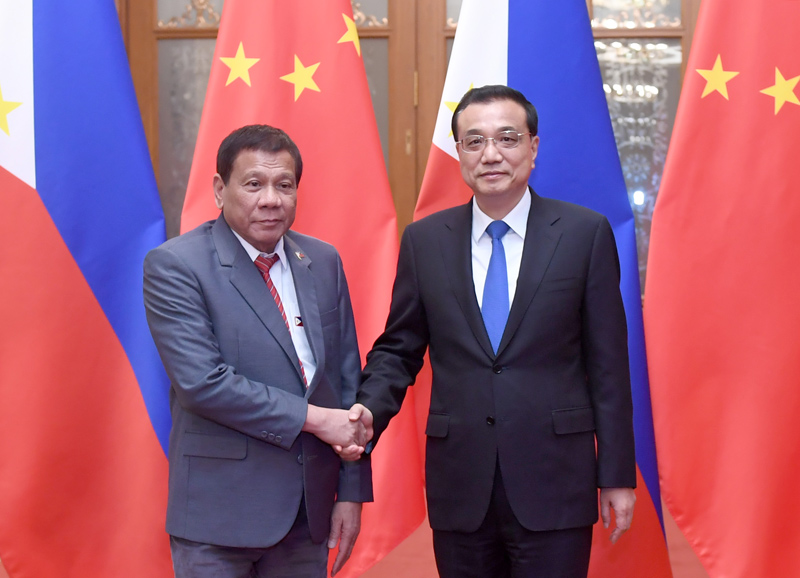 李克强分别会见出席“一带一路”高峰论坛的菲律宾总统和肯尼亚总统