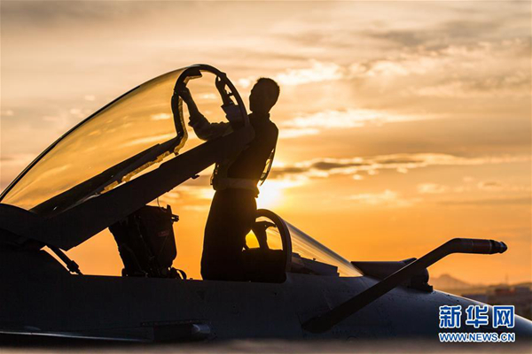 “国际军事比赛—2017”：歼－10B战机首度出征 “航空飞镖”与世界先进战机同场竞技