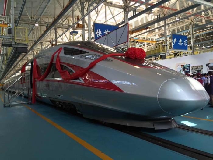 中国标准动车组“复兴号”亮相！明天将在京沪高铁首发