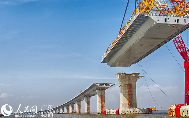 港珠澳大桥主体工程实现贯通 
