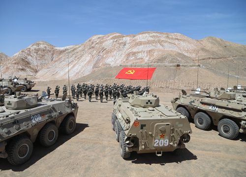 新疆这个连：六个民族的官兵“像石榴籽一样紧紧抱在一起”