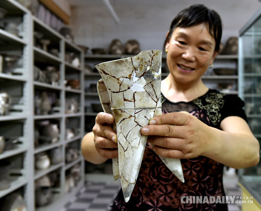 二里头遗址女考古技工：铅笔绘出“最早的中国”