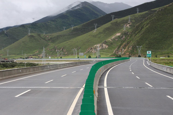 西藏米拉山隧道工程70%已完工 开通后将成世界海拔最高公路特长隧道